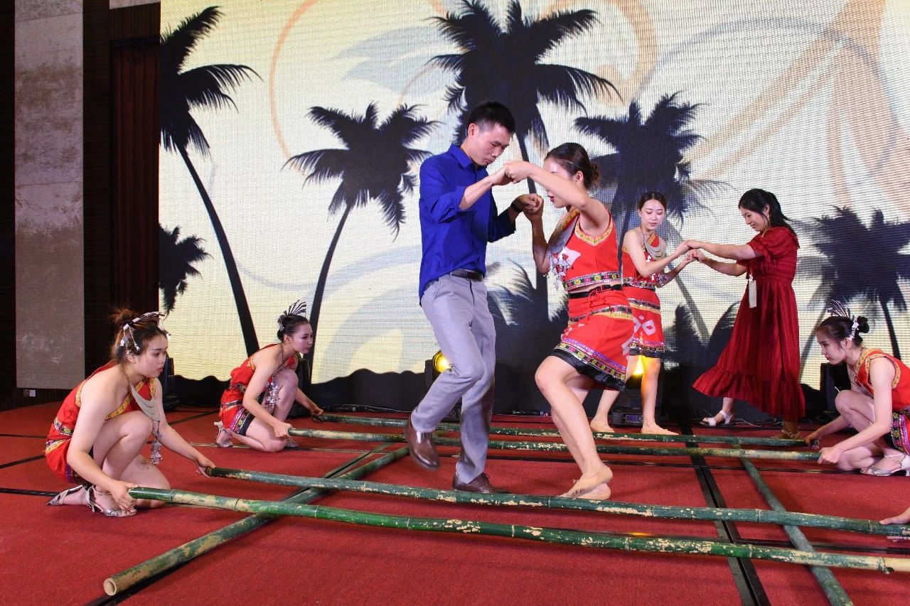 2019华宇客户答谢会8.jpg